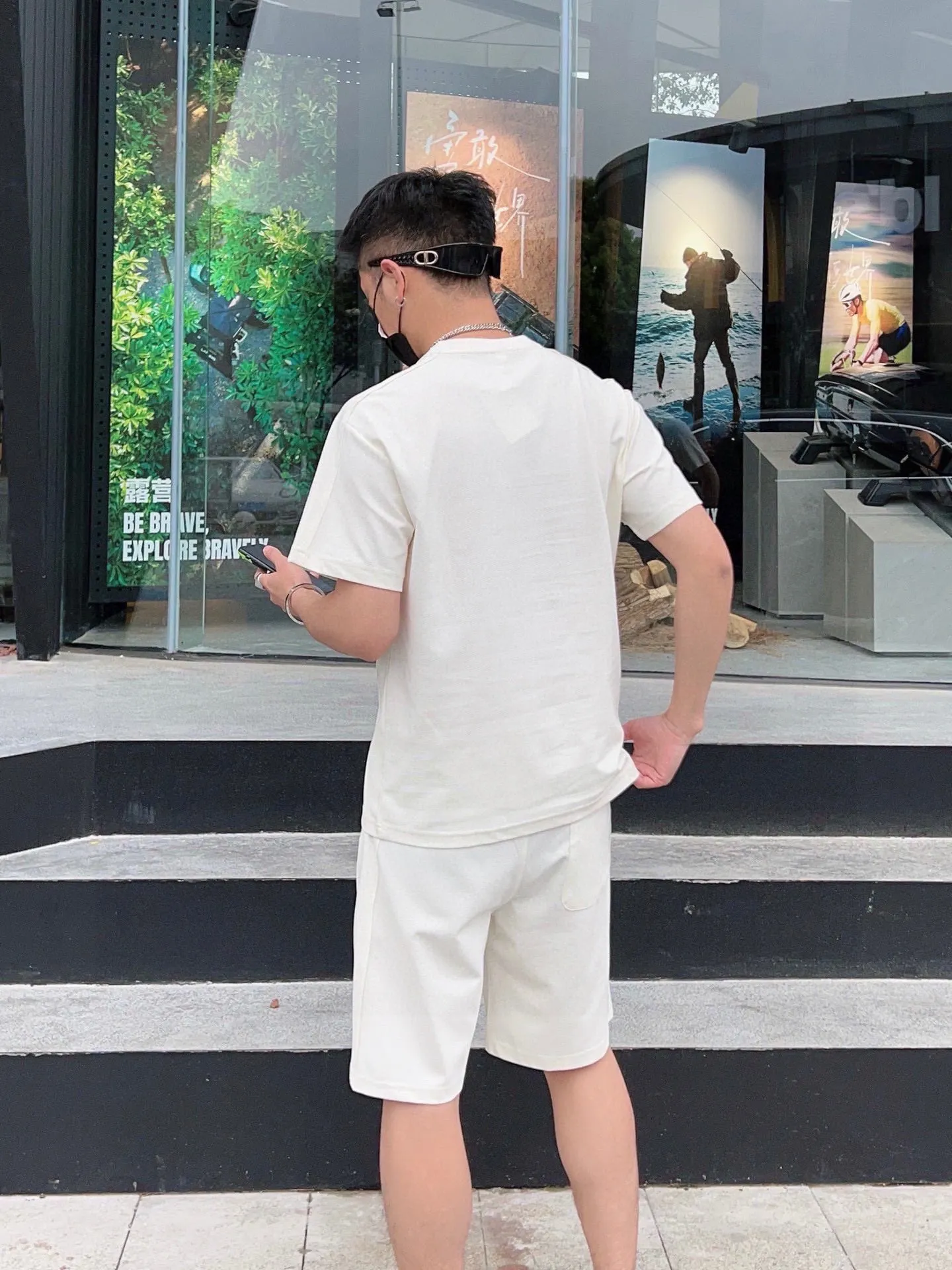 P290 Brand [Stone Island] 2025 new men’s short-sleeved shorts suit! Synchronous sales on the official website! High-end version on the market! It feels delicate and soft! Make you more comfortable to wear! The draped silhouette is awesome! Size: M-5XL (please state your height and weight when placing an order)